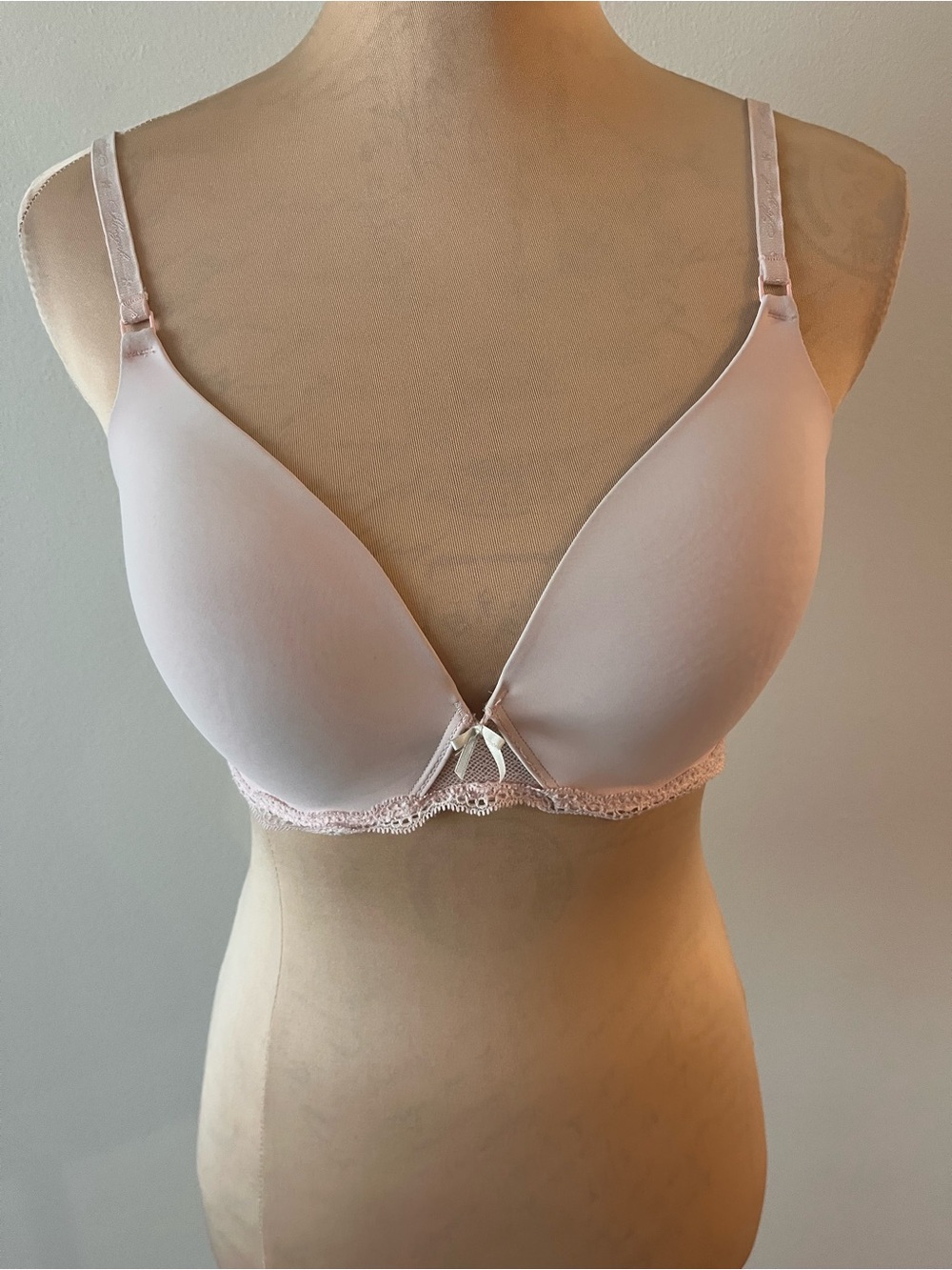 Victoria’s Secret Angels Light Pink Lace-Trim T-Shirt Bra - Soft Support